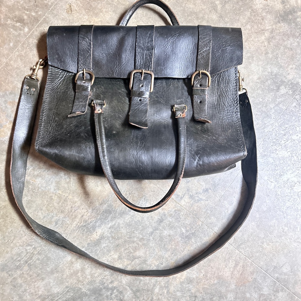 Big Black Leather Satchel Messenger Bag with Buckle Straps & Long Shoulder Strap - Picture 7 of 9